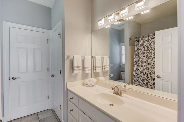 6560 Pond View Court, Clermont, GA 30527