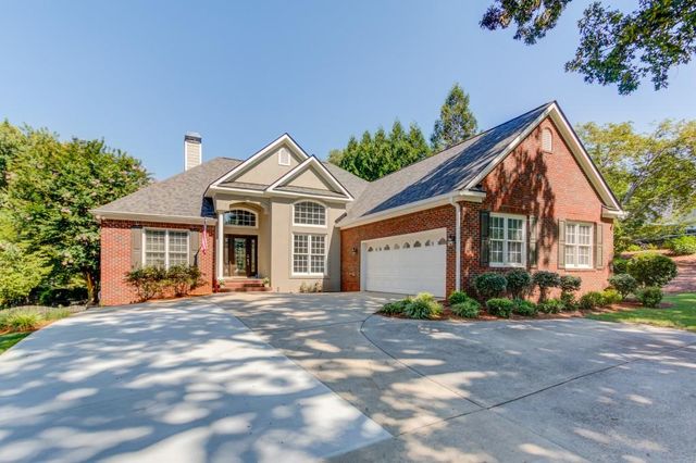 6560 Pond View Court, Clermont, GA 30527