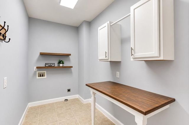 6560 Pond View Court, Clermont, GA 30527
