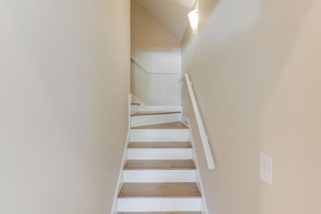 6560 Pond View Court, Clermont, GA 30527