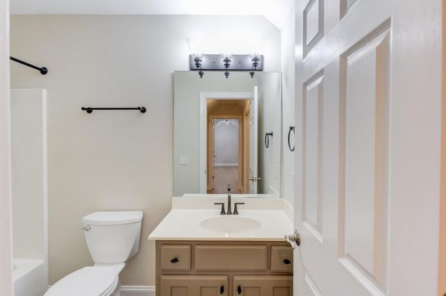 6560 Pond View Court, Clermont, GA 30527