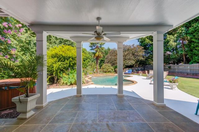 6560 Pond View Court, Clermont, GA 30527