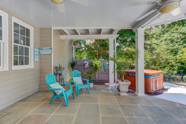 6560 Pond View Court, Clermont, GA 30527