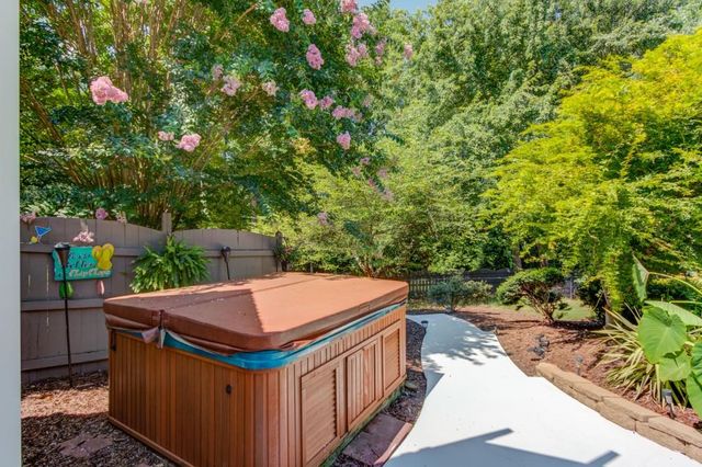 6560 Pond View Court, Clermont, GA 30527
