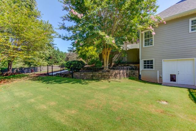 6560 Pond View Court, Clermont, GA 30527