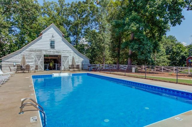 6560 Pond View Court, Clermont, GA 30527