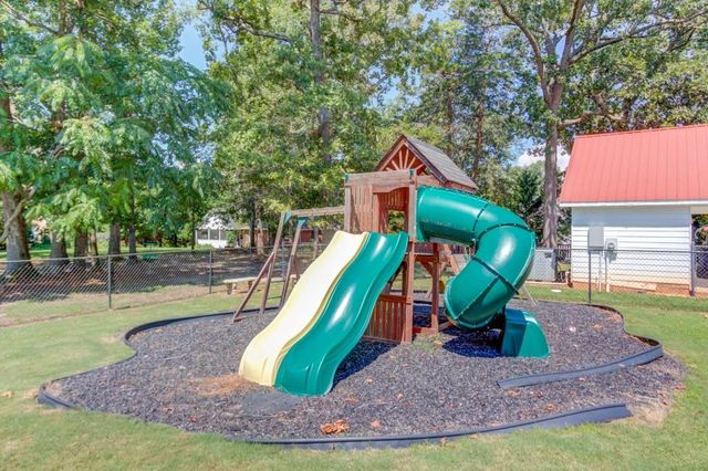 6560 Pond View Court, Clermont, GA 30527