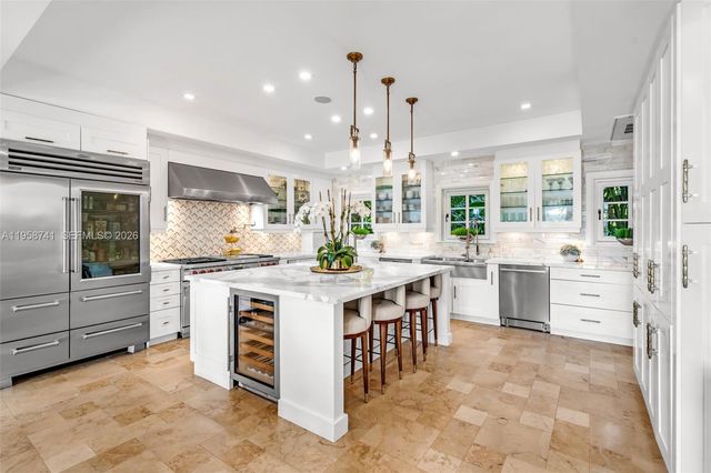 1398 Bay Dr, Miami Beach, FL 33141