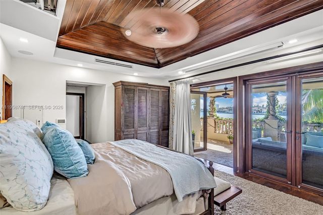 1398 Bay Dr, Miami Beach, FL 33141