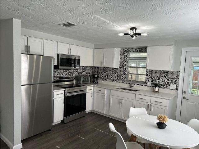 38750 & 38752 2ND AVENUE, Zephyrhills, FL 33542