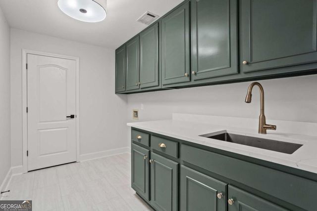 105 Crestwicke Trace, Atlanta, GA 30319
