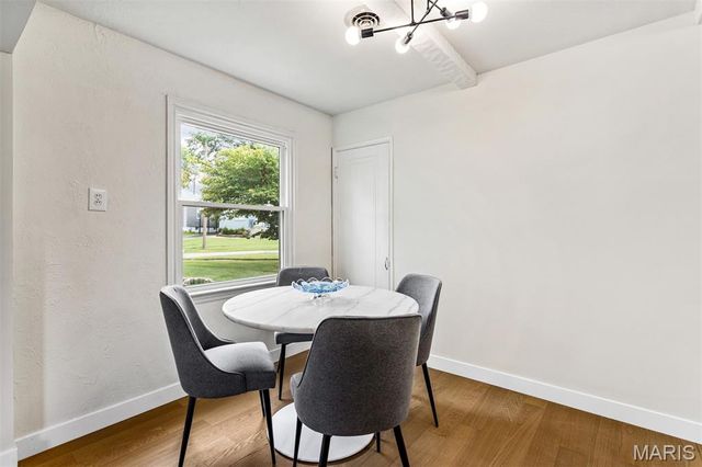 1355 Fairmount Court, St Louis, MO 63139