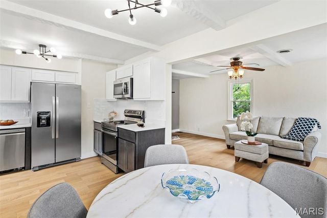 1355 Fairmount Court, St Louis, MO 63139