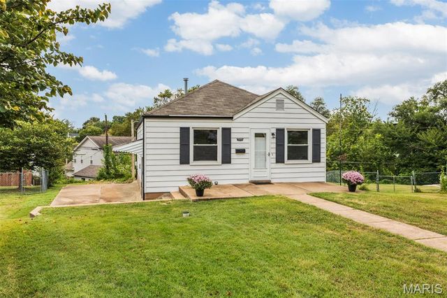 1355 Fairmount Court, St Louis, MO 63139