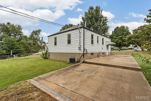 1355 Fairmount Court, St Louis, MO 63139
