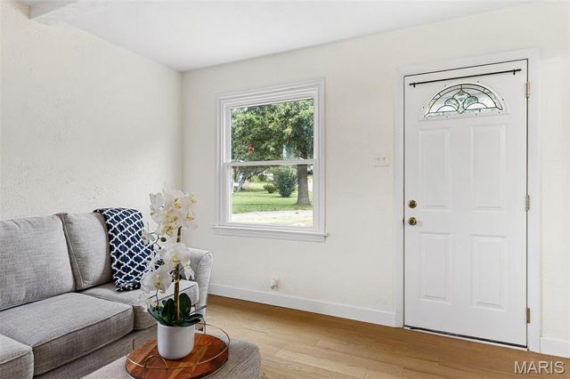 1355 Fairmount Court, St Louis, MO 63139