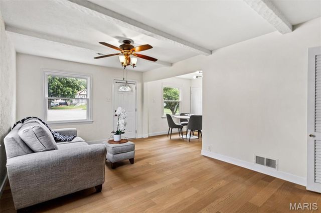 1355 Fairmount Court, St Louis, MO 63139
