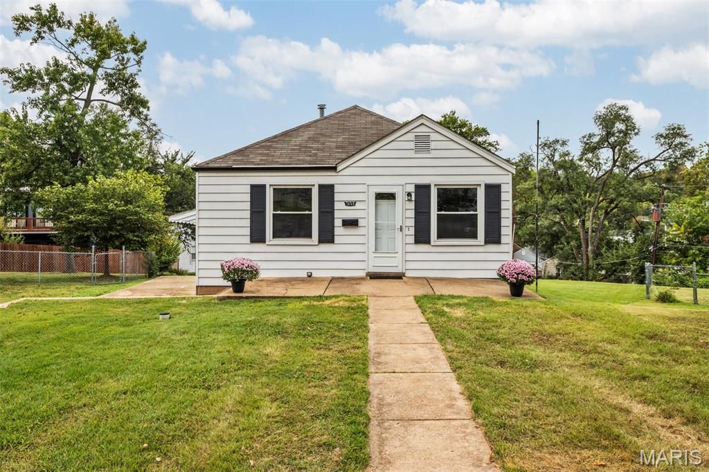 1355 Fairmount Court, St Louis, MO 63139