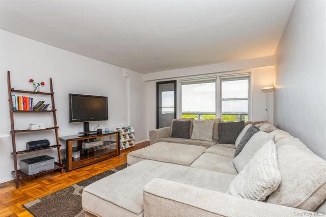 1841 Central Park Avenue 17K, Yonkers, NY 10710