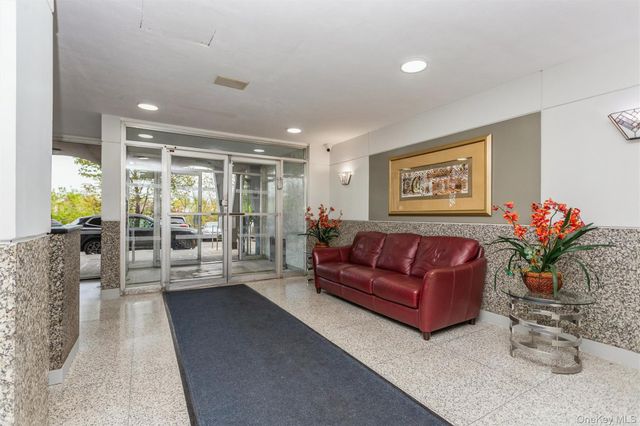 1841 Central Park Avenue 17K, Yonkers, NY 10710