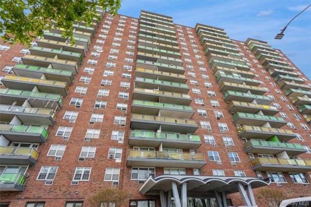 1841 Central Park Avenue 17K, Yonkers, NY 10710