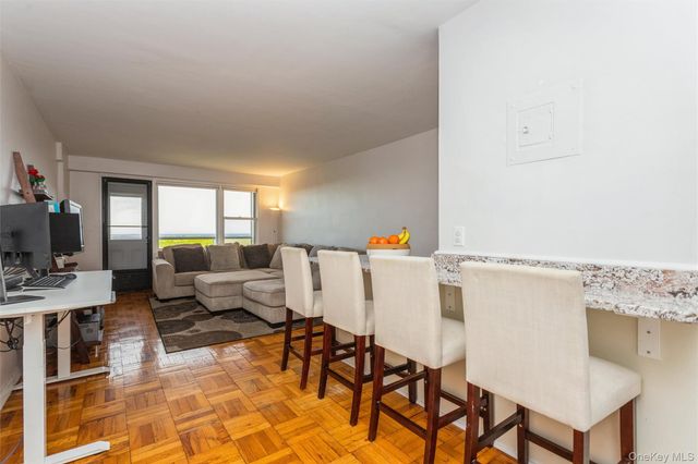 1841 Central Park Avenue 17K, Yonkers, NY 10710