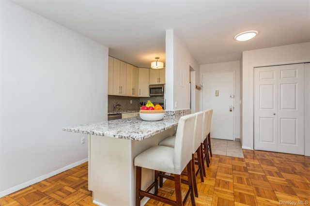 1841 Central Park Avenue 17K, Yonkers, NY 10710