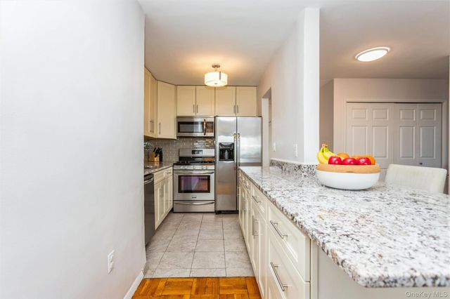 1841 Central Park Avenue 17K, Yonkers, NY 10710