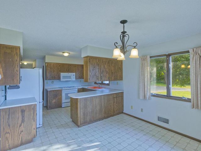 15092 Highway 15 S, Hutchinson, MN 55350