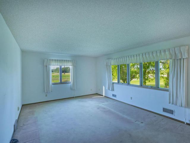 15092 Highway 15 S, Hutchinson, MN 55350