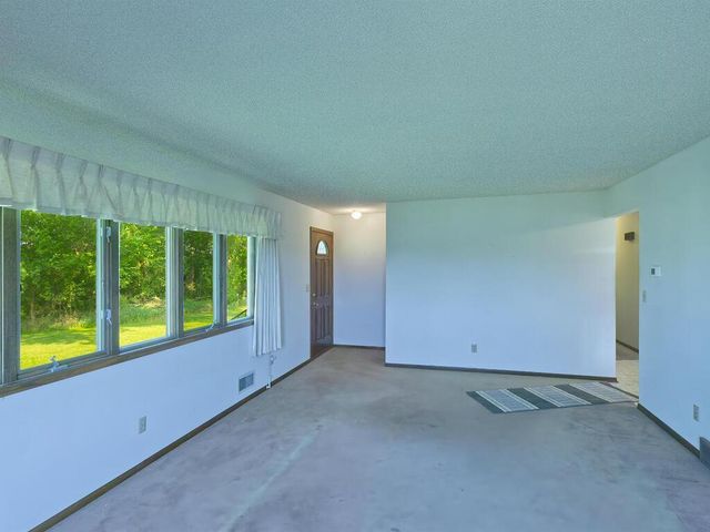 15092 Highway 15 S, Hutchinson, MN 55350