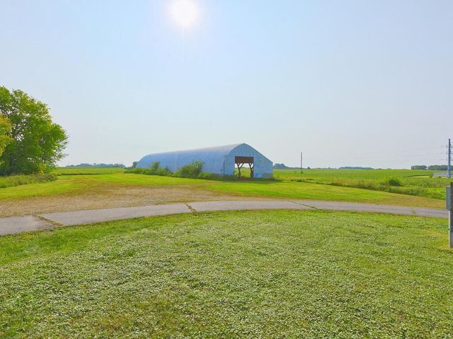 15092 Highway 15 S, Hutchinson, MN 55350