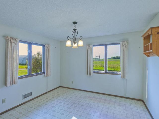 15092 Highway 15 S, Hutchinson, MN 55350