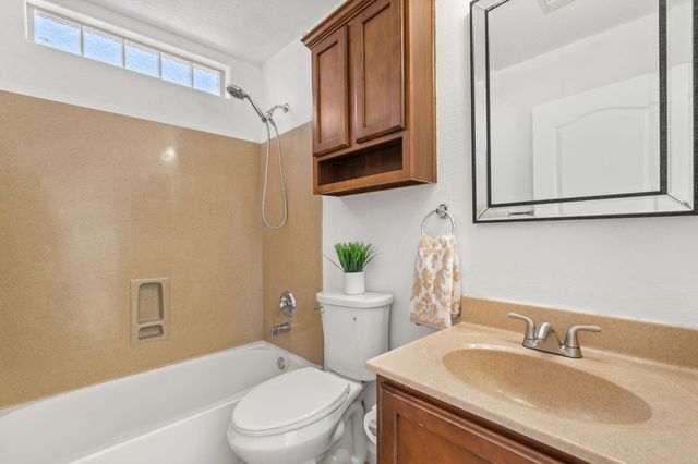 2830 Cedro Lane SE, Rio Rancho, NM 87124