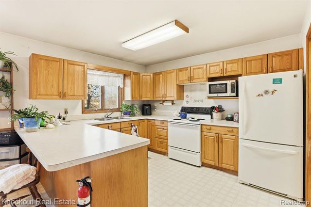 7045 Hospital Road, Freeland, MI 48623