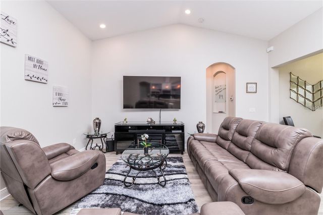 5816 LITTLE RIVER DRIVE, Tampa, FL 33615