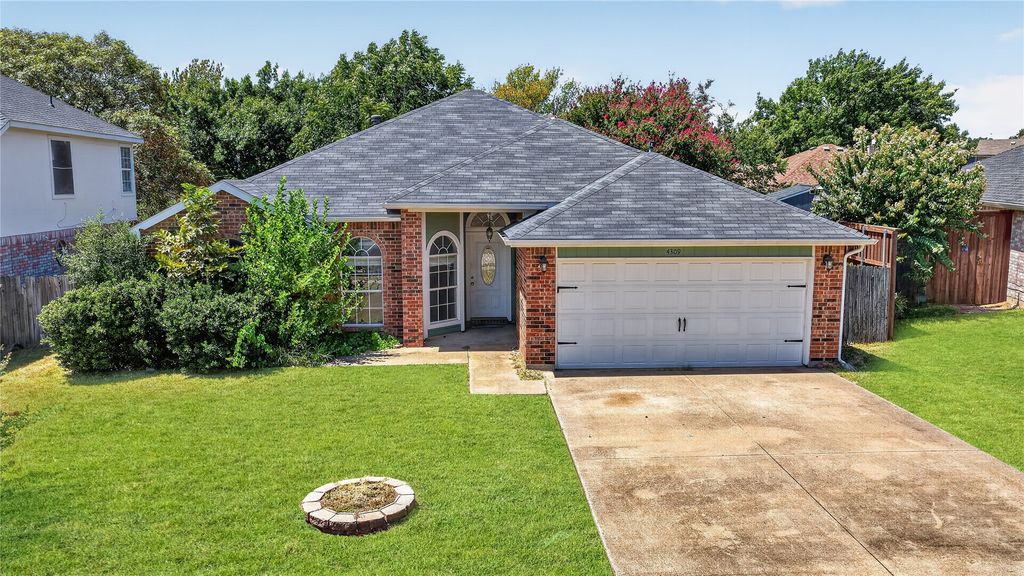 4309 Grason Drive, Grand Prairie, TX 75052 — exterior