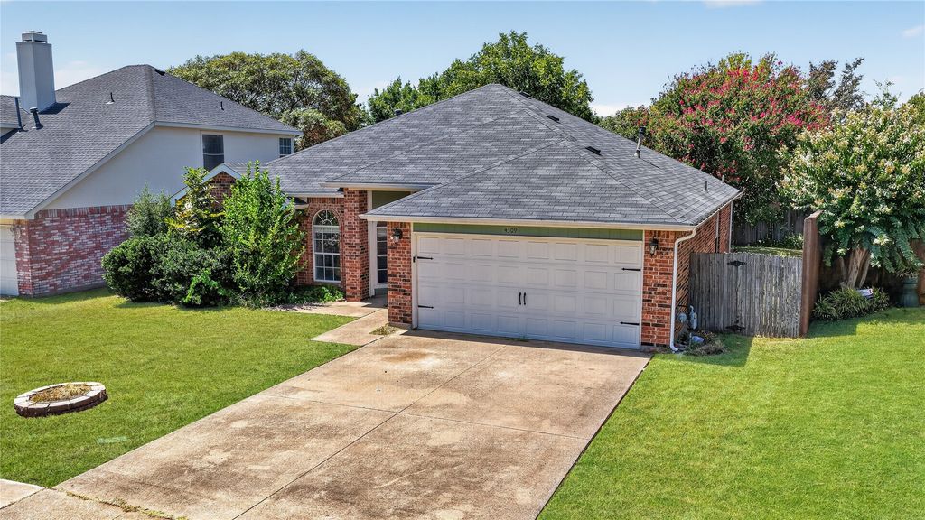 4309 Grason Drive, Grand Prairie, TX 75052 — photo 2