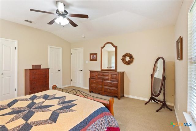 7511 N Lakeview Drive, Salado, TX 76571