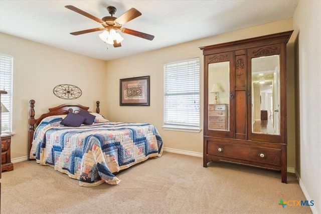 7511 N Lakeview Drive, Salado, TX 76571