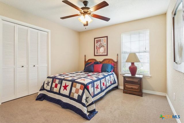 7511 N Lakeview Drive, Salado, TX 76571