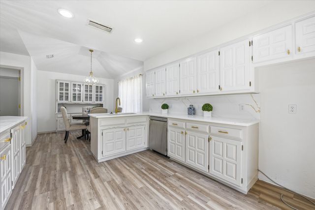 517 E Beady Road, Arlington, TX 76006