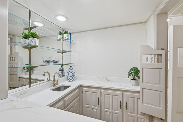 517 E Beady Road, Arlington, TX 76006