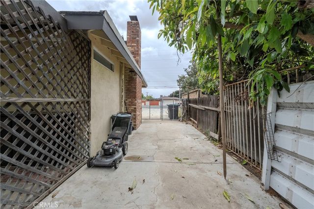 8841 California, Riverside, CA 92503