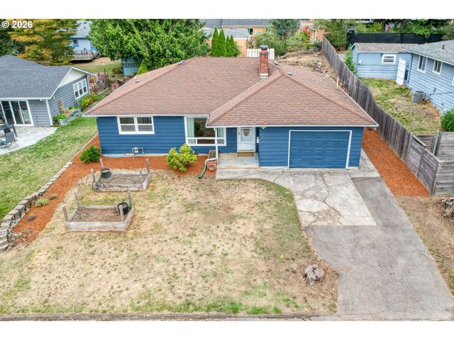 730 E CLARENDON St, Gladstone, OR 97027