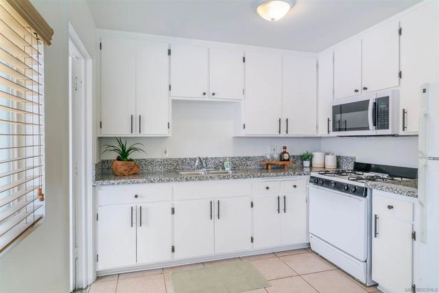 260 E St, Chula Vista, CA 91910