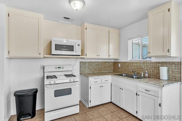 260 E St, Chula Vista, CA 91910