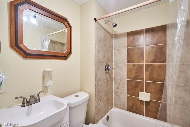 3218 Marvin Avenue, Cleveland, OH 44109