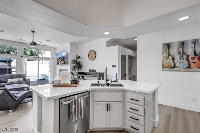 10082 Prairie Dove Avenue, Las Vegas, NV 89117