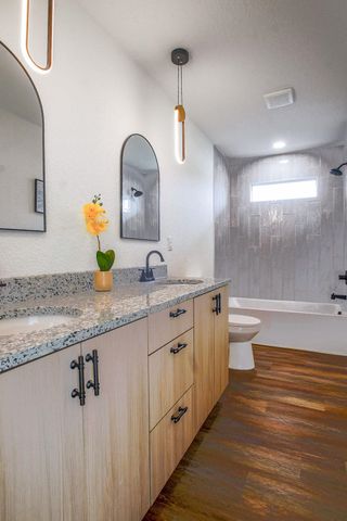 275 S ArborValley, Valley Center, KS 67147